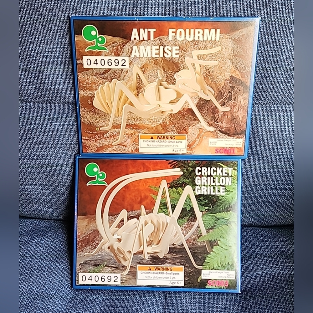 IQ Assembling Products 3-D Insect Bug Kits Ant Cricket SEALED